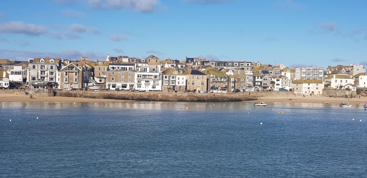 Stargazy Shepherds Hut Apartment St Ives (Cornwall)